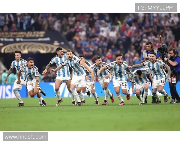 足球球星输球泪洒赛场背后故事 揭示胜败之际的无奈与坚持